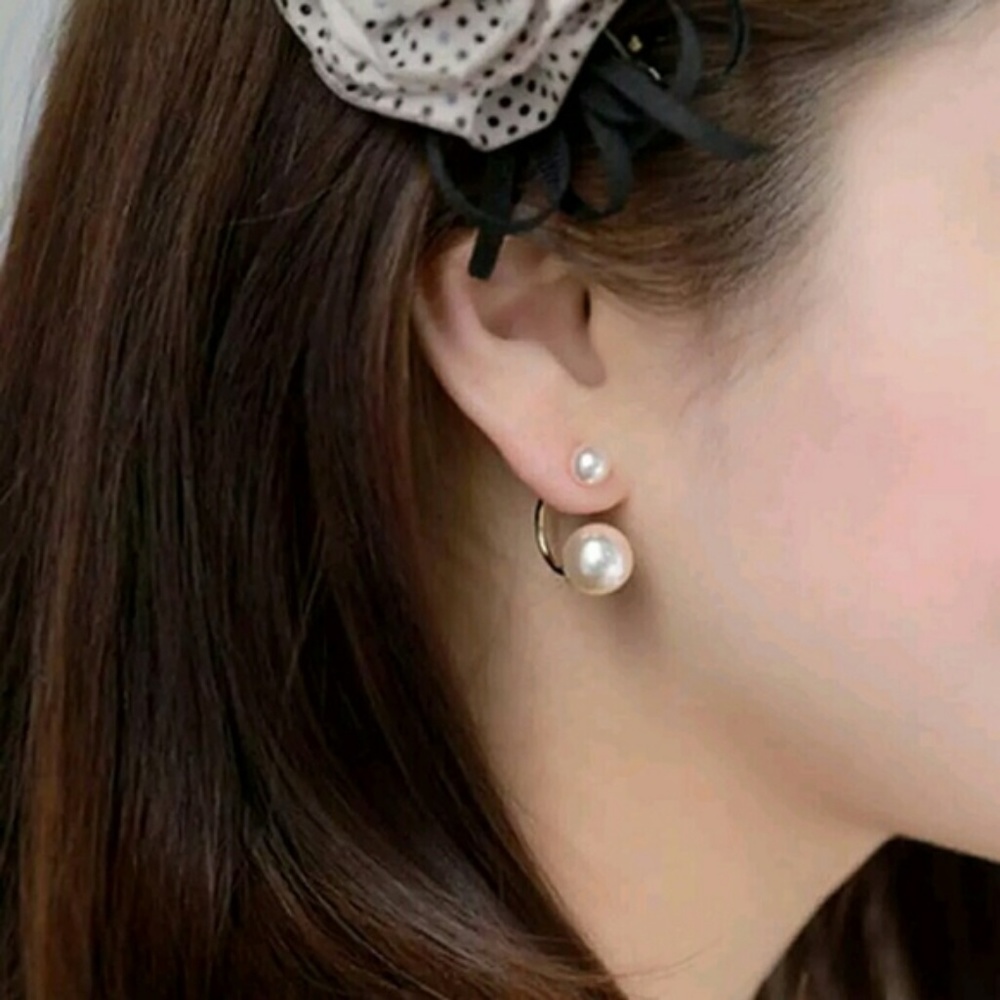 NWOT Gold Pearl Earrings - Picture 4 of 6